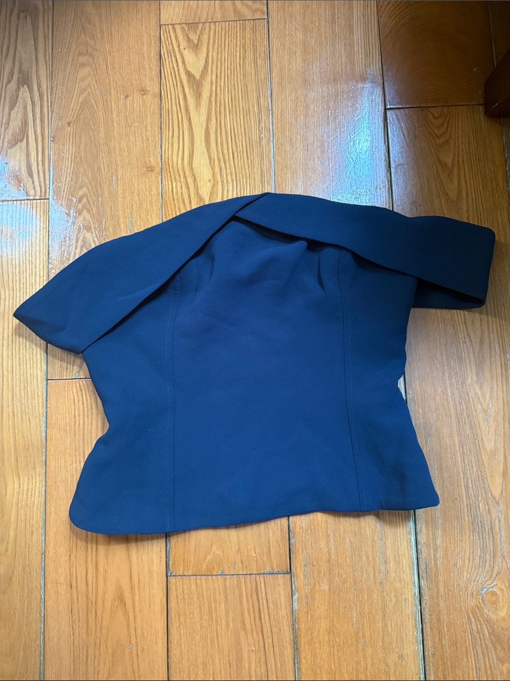 Aritzia Wilfred off shoulder top size xs